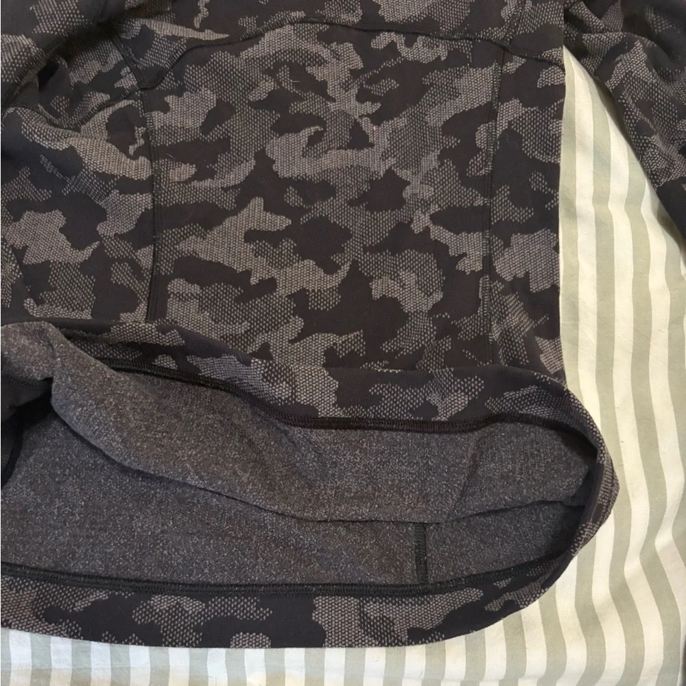 LULULEMON fleece lined long sleeve! - Picture 6 of 6